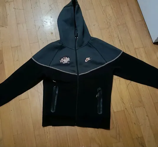 Nike Tech Syna