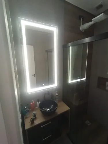 Espelhos LED com função touch