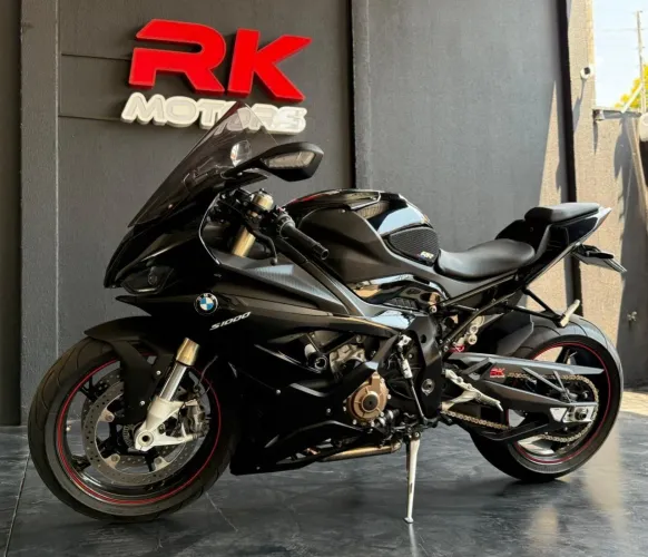 VENDO BMW S1000 RR SEMINOVA ABAIXO DO VALOR DE FIPE ? Com manual e chave reserva