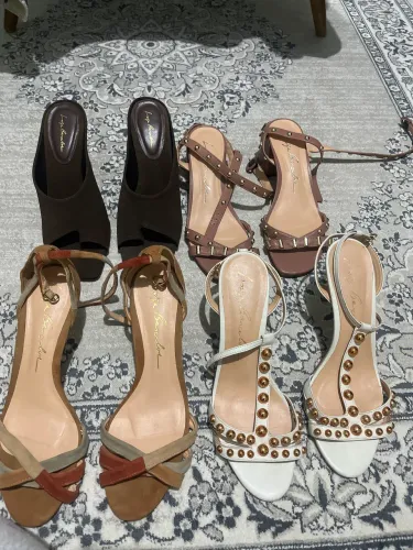 Bazar sapatos Luiza Barcelos