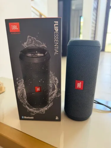 JBL Essential com caixa e cabo original 