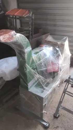 Vende-se máquina forrageira 3cv picotador e triturador