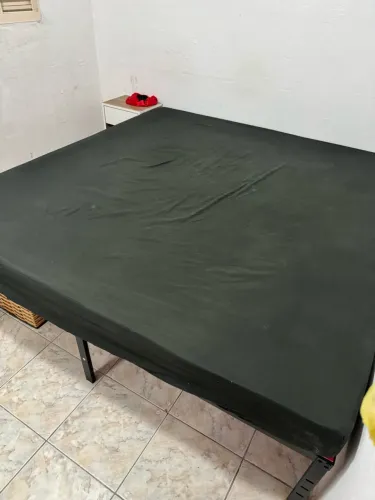 Cama king com colchão de espuma d33