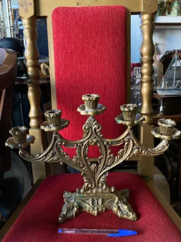 Antigo castiçal em metal dourado (ref:308)