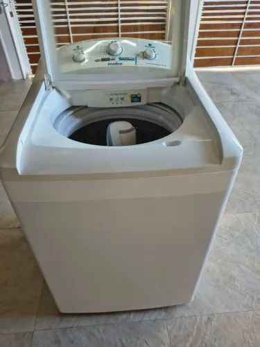 Lavadora de roupas 15.1kg GE (Mabe), com cesto inox. Muito bem conservada. Acompanha capa.
