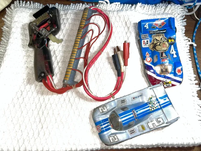 Lote acelerador Parma e 2 Slot cars Autorama