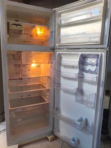 Vende geladeira