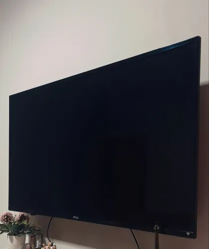 Vendo uma tv 50 polegadas não é smart