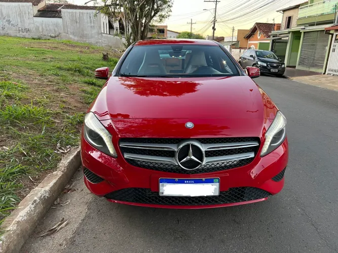 Mercedes-Benz Classe A 200 1.6 TB 16V Urban 156cv Aut. 2014
