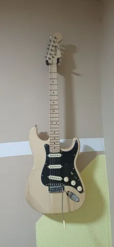 Guitarra Seven nova
