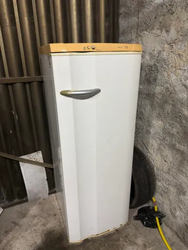 Geladeira Eletrolux RE29 SUPER