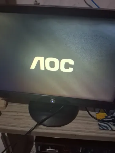 Monitor vga 60hz + adaptador dvi-d
