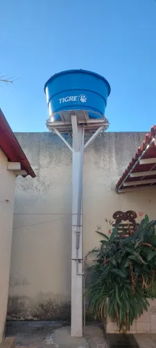 Caixa D'Água com Torre e Canos