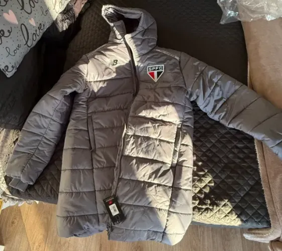 Jaqueta New Balance Puffer Parka São Paulo FC Cinza 2025
