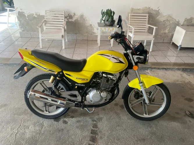 Suzuki gsr 150  6 marchas suspensão a ar original vendo/troco