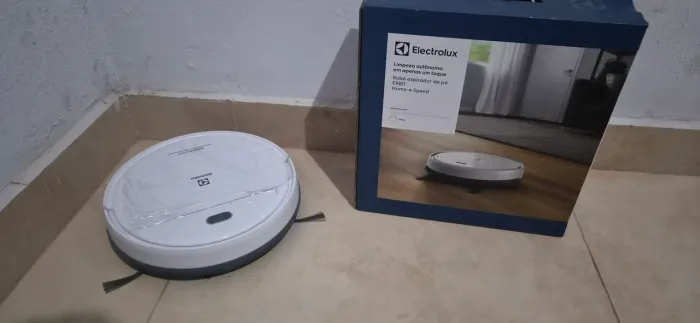 Robô aspirador RB11 com caixa e nota