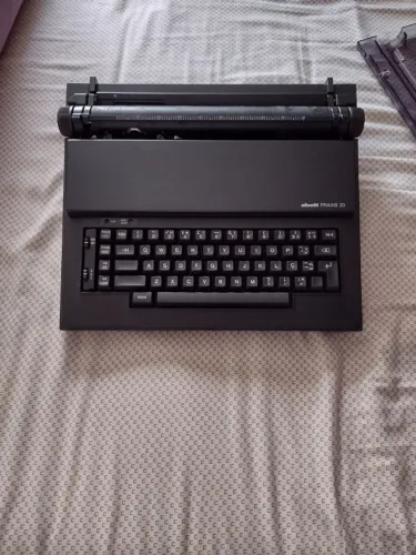 Máquina de Escrever Olivetti Praxis 20