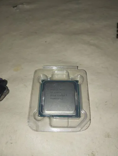 Processador Intel Xeon E3-1240 V5 (Equiv. i7 6ª Geração) LGA 1151 - Usado