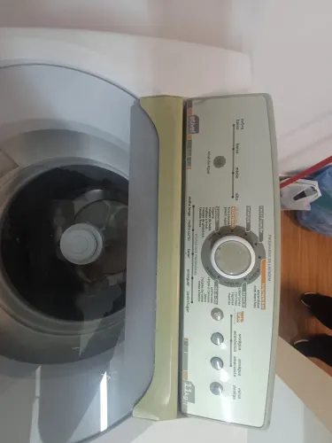 Máquina de lavar usada