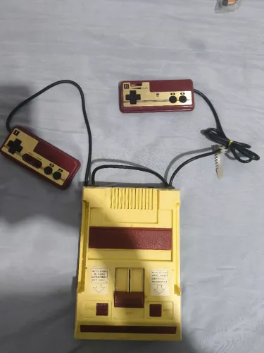 Nintendo Famicom Original Japonês + 4 Controles + Super Mario Bros