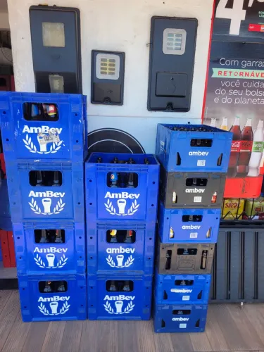 Vende-se 10 cx litrinho . R$ 25.00 a unidade e 10 cx litro. R$ 35.00 a unidade.