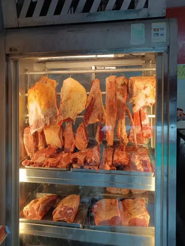 Vende - se expositor de carne.