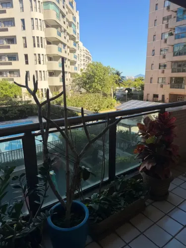 EXCELENTE APARTAMENTO 03 QUARTOS - COMPLETAMENTE REFORMADO
