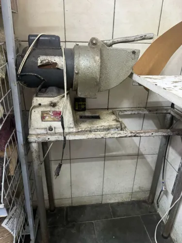 Vendo freezer e picador de açaí (gelo ) 