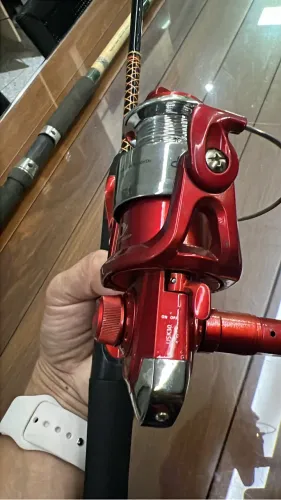 Molinete e vara SHAKESPEARE RED FIREBIRD FB30S