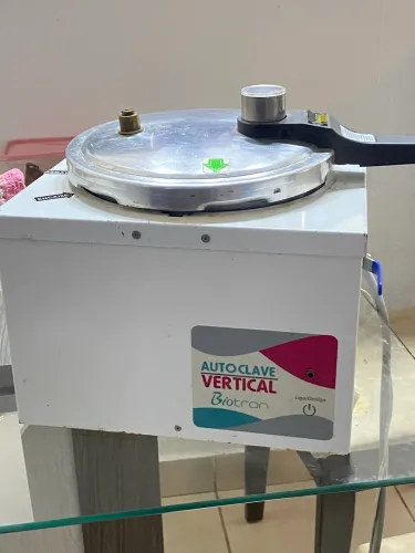 Vende se autoclave Biotrans
