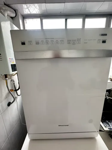 Lava louças Brastemp 14 serviços semi nova pouquíssimas vezes utilizada