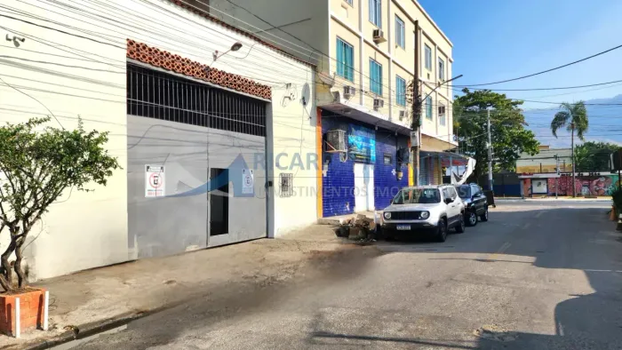 Galpão Frigorífico para aluguel ou venda de 250 metros quadrados em Vila Emil - Mesquita -