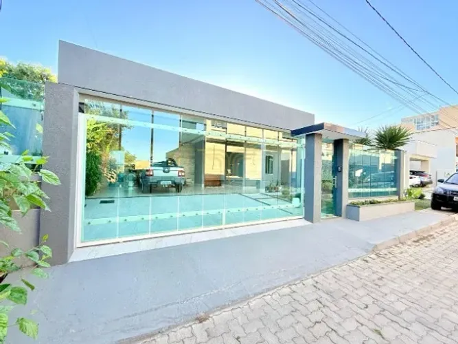 Casa Térrea em Condomínio Fechado na Rua 06 Vicente Pires - 4 Quartos, Piscina e Jardim