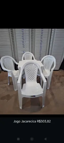 Jogo de Mesa e Cadeiras de Plástico Super Reforçadas 