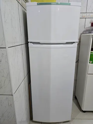 Geladeira consul duplex 334 lts, 110 vts, perfeito funciona., peque. avaria tampa verdura