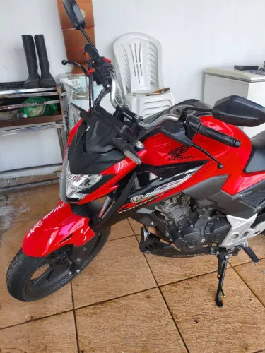 HONDA CB 300F TWISTER 2025 - EXCELENTE ESTADO