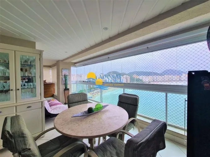 Apartamento frente mar com sacada Astúrias Guarujá