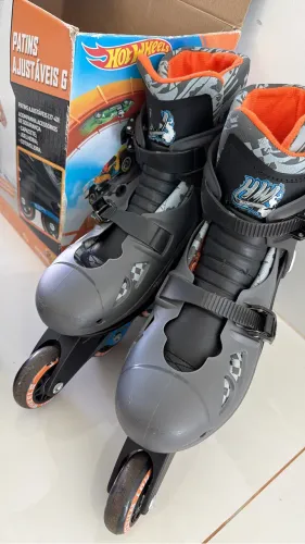 PATINS HOT WHEELS AJUSTÁVEL TAMANHO G (37 ao 40)