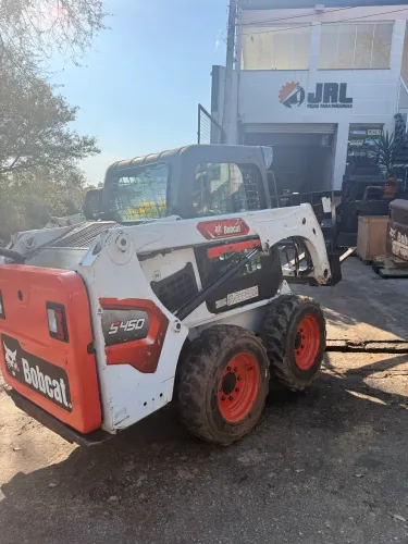 Bobcat S450 - 2021 - cabinada com A/c