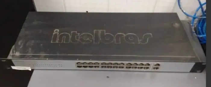 Switch 24 portas intelbras + 2 portas sg 2620