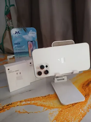 Vendo IPHONE 12 PRO " NOVÍSSIMO " ACOMPANHAR CARREGADOR NOVO " ENTREGO "