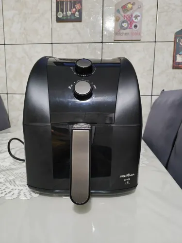 Vendo Airfryer super conservada de 5,5litros Britânia
