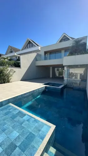 Linda casa a venda no condomínio Blue Houses com 368m² com 5 suítes Barra da Tijuca RJ