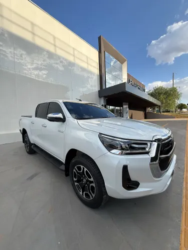 Toyota Hilux CD SRX 4X4 2.8 TDI 16V Diesel Aut. 2025