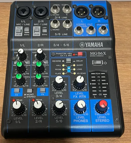 Mesa de som Yamaha MG06X