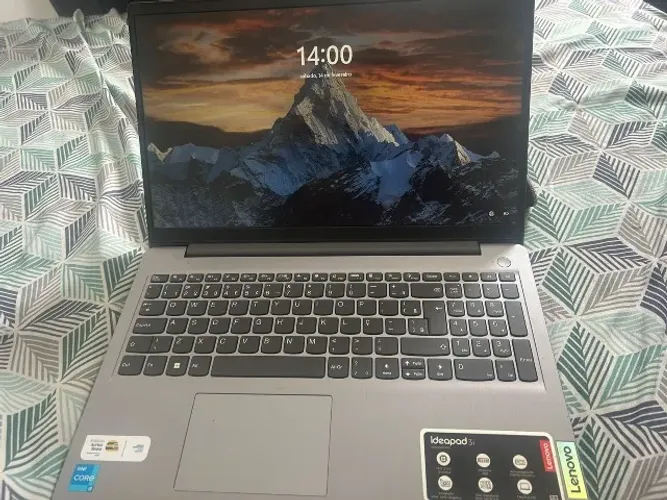 Notebook Lenovo Core I3