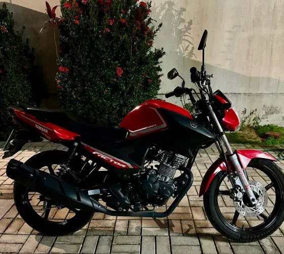 Yamaha Factor 2024 Vemelha