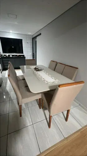 Mesa jantar com tampo em vidro
