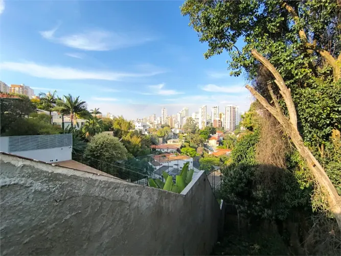 Terreno à venda em Pacaembu - SP