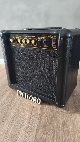 Caixa de guitarra Meteoro
